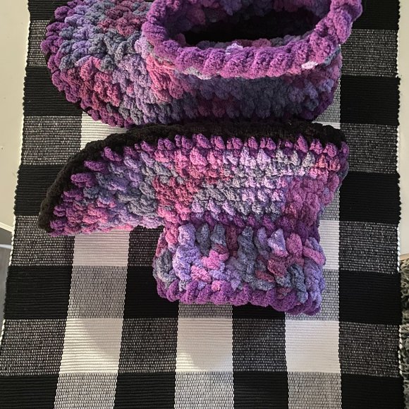 New Super Cozy soft slippers - All in Purple size 5/6 - nonslip bottoms - Picture 5 of 9